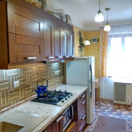 Продам 2 кімнатну квартиру, вул. Староєврейська