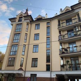 Продам 4 кімнатну квартиру, вул. Лисенка М.