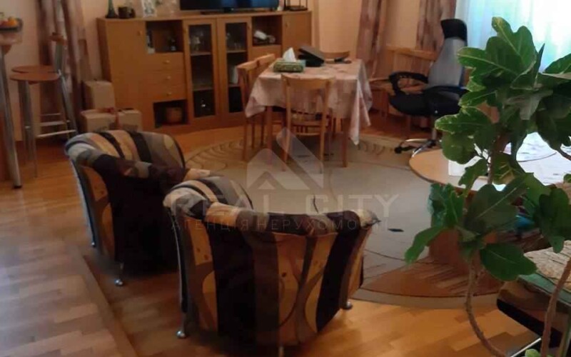 Продаж трьохкімнатної квартири, вул. Коновальця. м. Львів